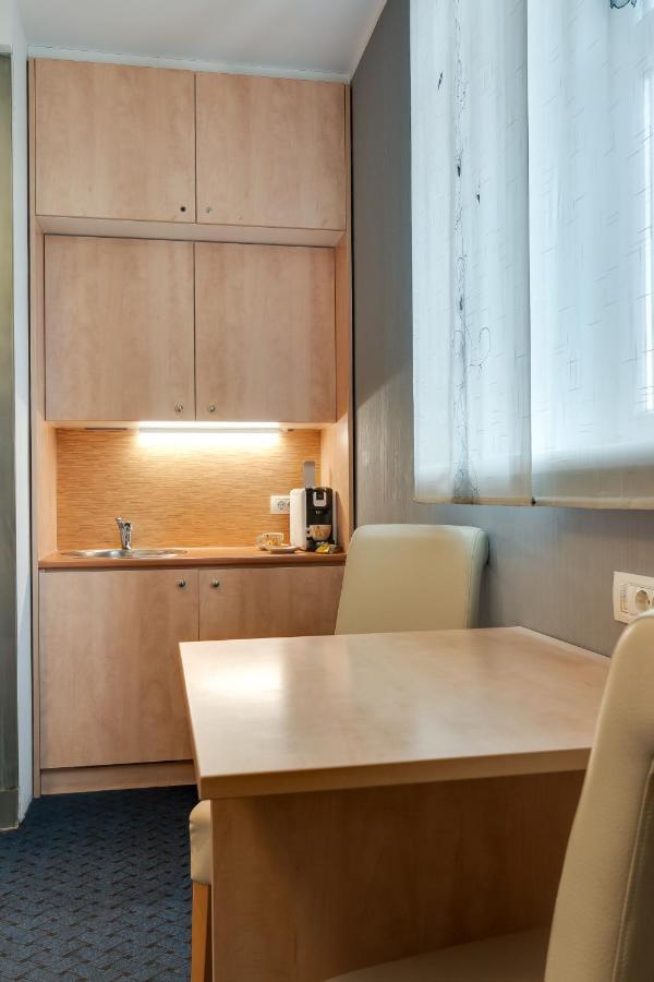 Marta Studios & Rooms Любляна Екстер'єр фото